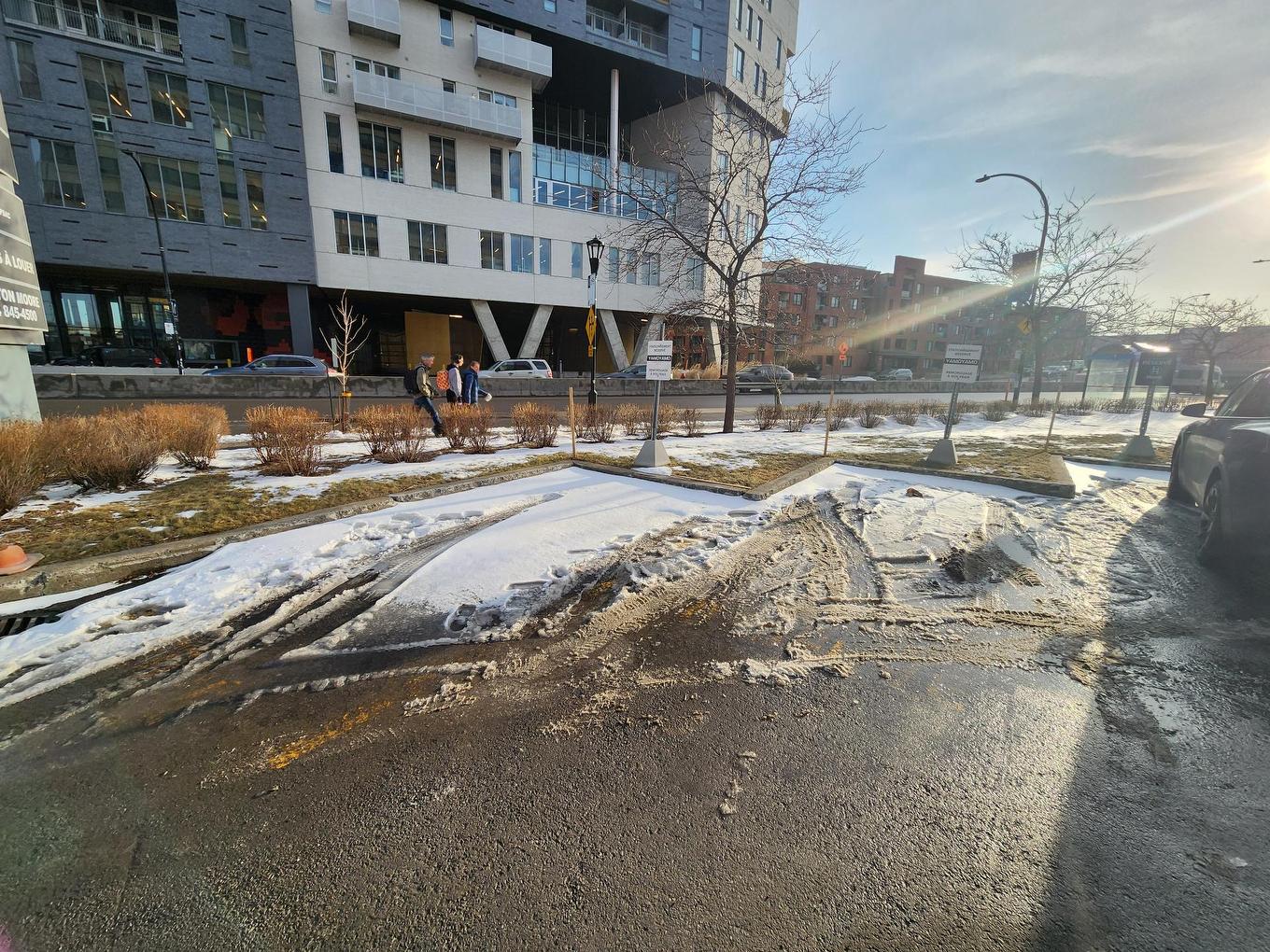 Commerce - #3-5800 Rue St-Denis, Montréal (Rosemont/La Petite-Patrie), QC