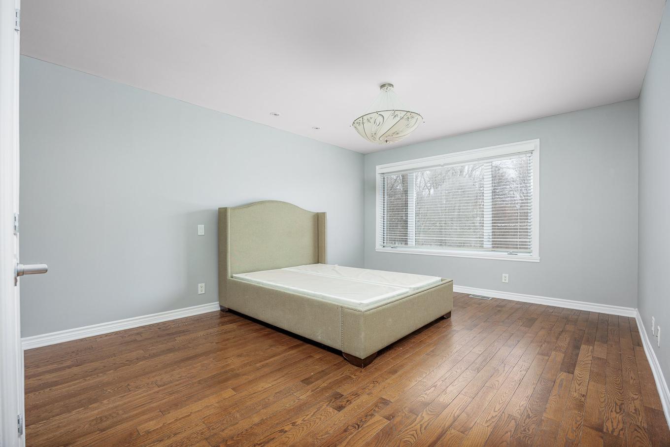 Primary bedroom - 4363 Boul. Décarie, Montréal (Côte-Des-Neiges/Notre-Dame-De-Grâce), QC - Indoor Photo Showing Bedroom