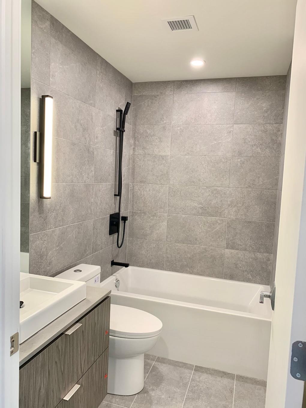 Bathroom - 612-200 Boul. Marcel-Laurin, Montréal (Saint-Laurent), QC - Indoor Photo Showing Bathroom