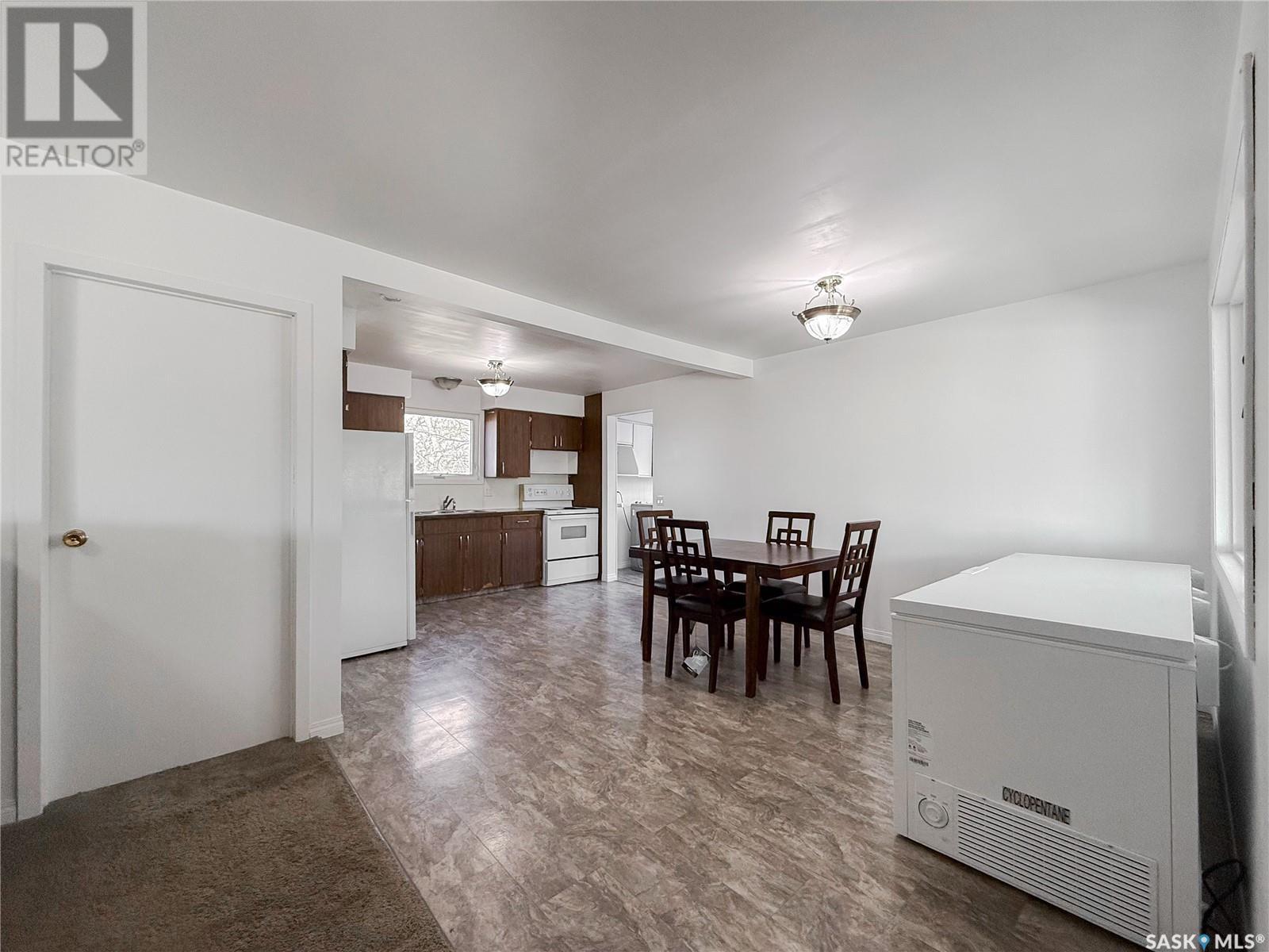 106 1St Street, Gull Lake, SK - Indoor