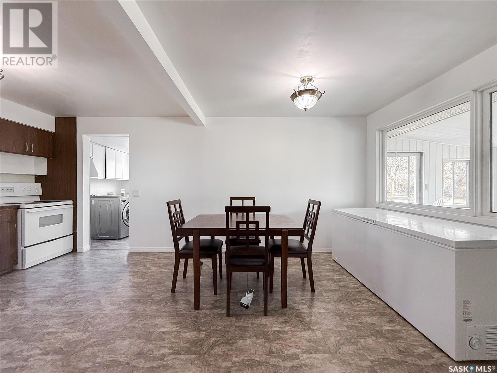 106 1St Street, Gull Lake, SK - Indoor