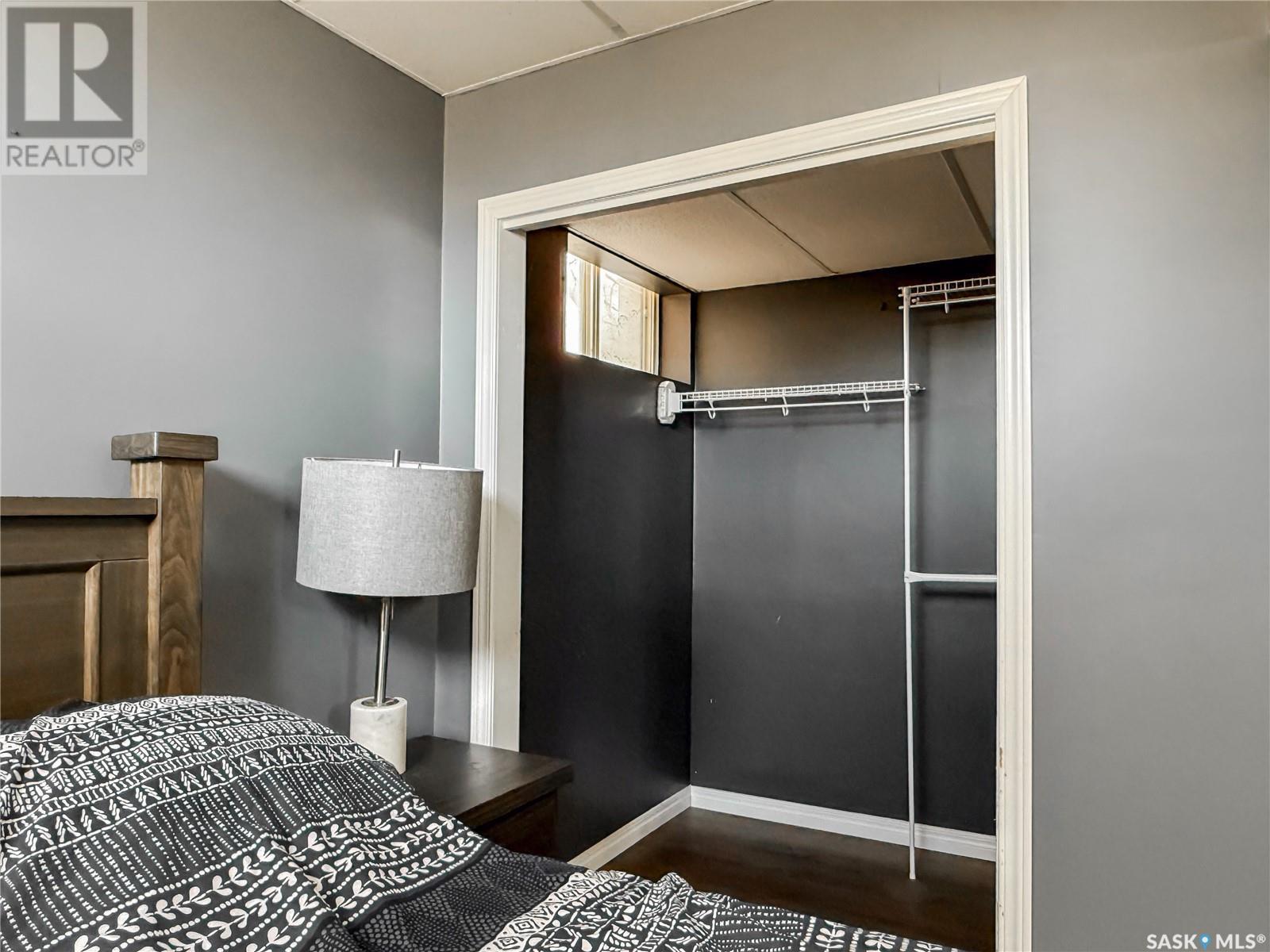 106 1St Street, Gull Lake, SK - Indoor Photo Showing Bedroom