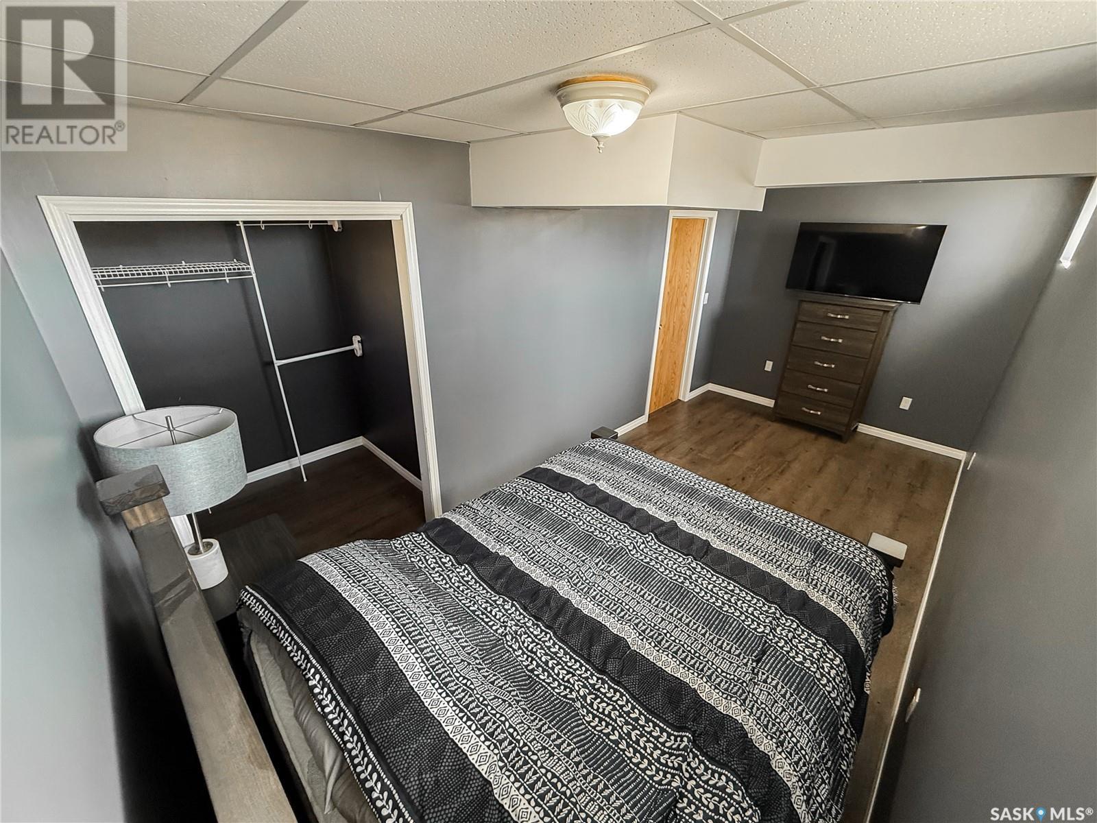 106 1St Street, Gull Lake, SK - Indoor Photo Showing Bedroom