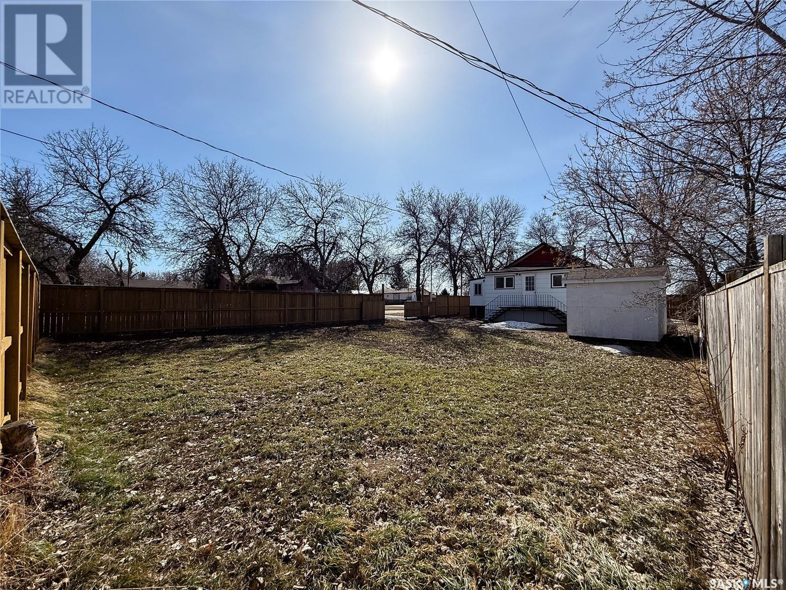 106 1St Street, Gull Lake, SK - Outdoor