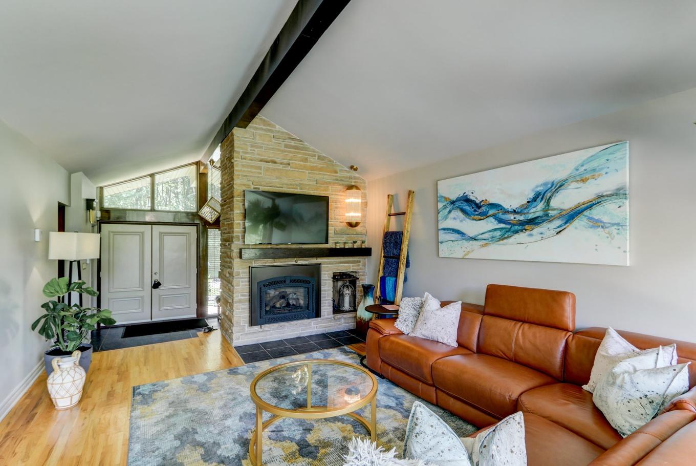 Boudoir - 645 Rue Watson, Lachute, QC - Indoor Photo Showing Living Room With Fireplace