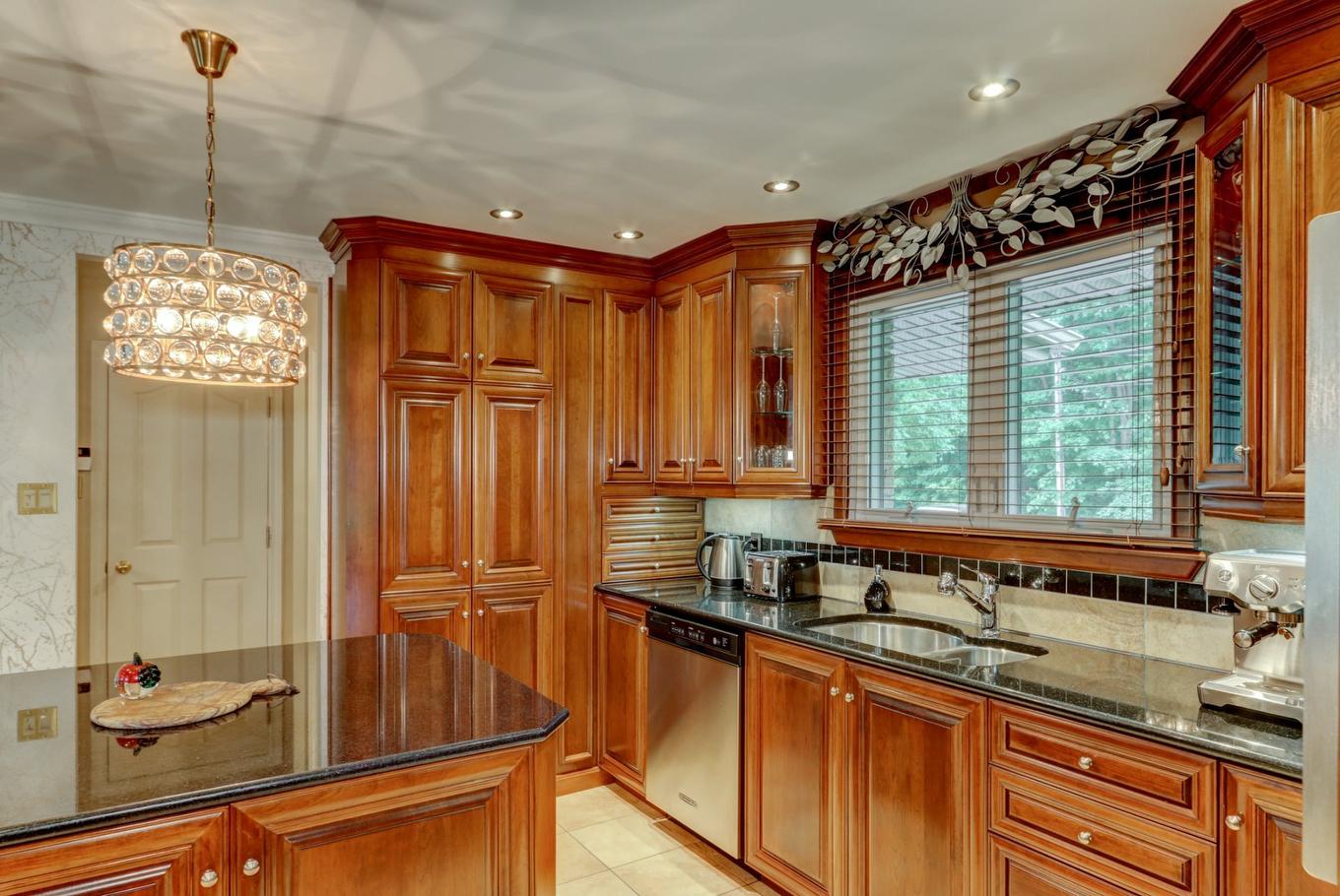 Cuisine - 645 Rue Watson, Lachute, QC - Indoor Photo Showing Kitchen With Double Sink