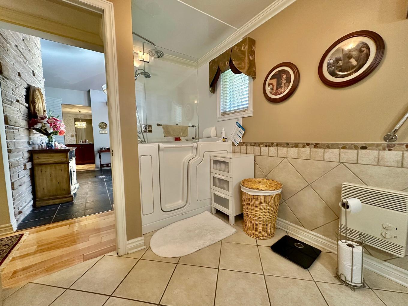 Salle de bains - 645 Rue Watson, Lachute, QC - Indoor Photo Showing Bathroom