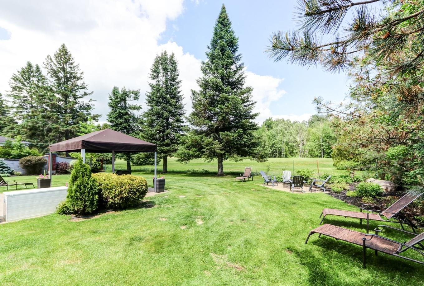 Cour - 645 Rue Watson, Lachute, QC - Outdoor