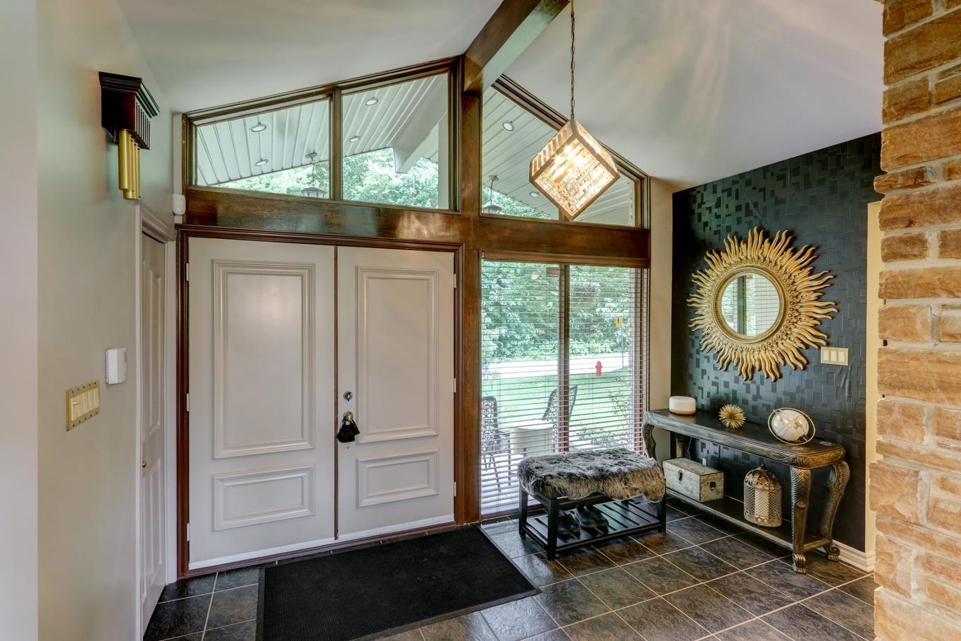 Hall d'entrée/Vestibule - 645 Rue Watson, Lachute, QC - Indoor Photo Showing Other Room