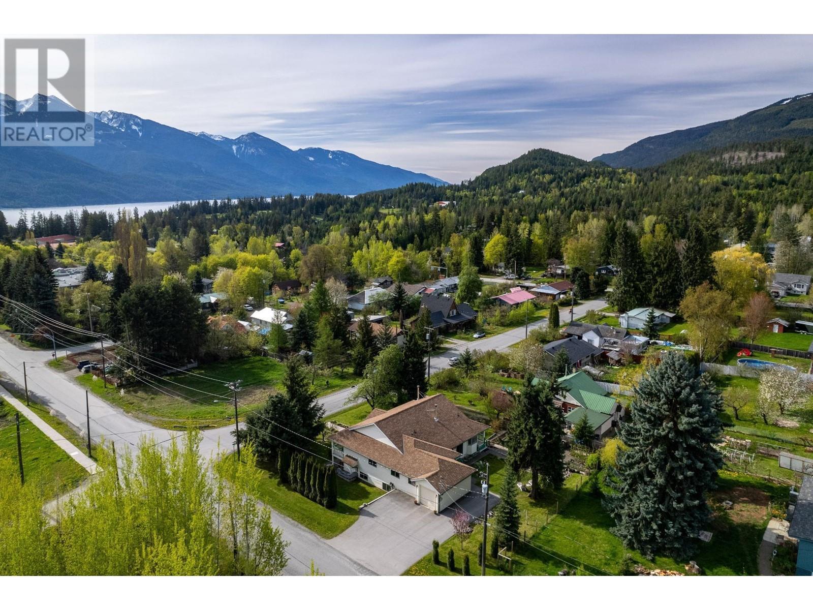 403 8Th S Street, Kaslo, BC - Outdoor With View
