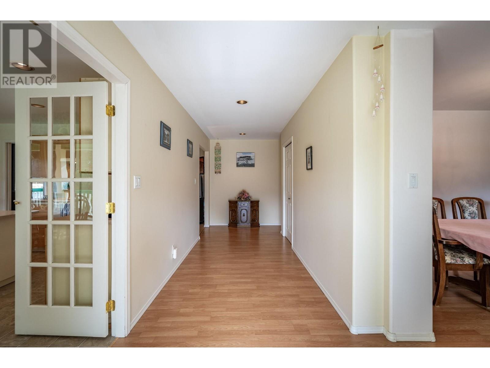 403 8Th S Street, Kaslo, BC - Indoor Photo Showing Other Room