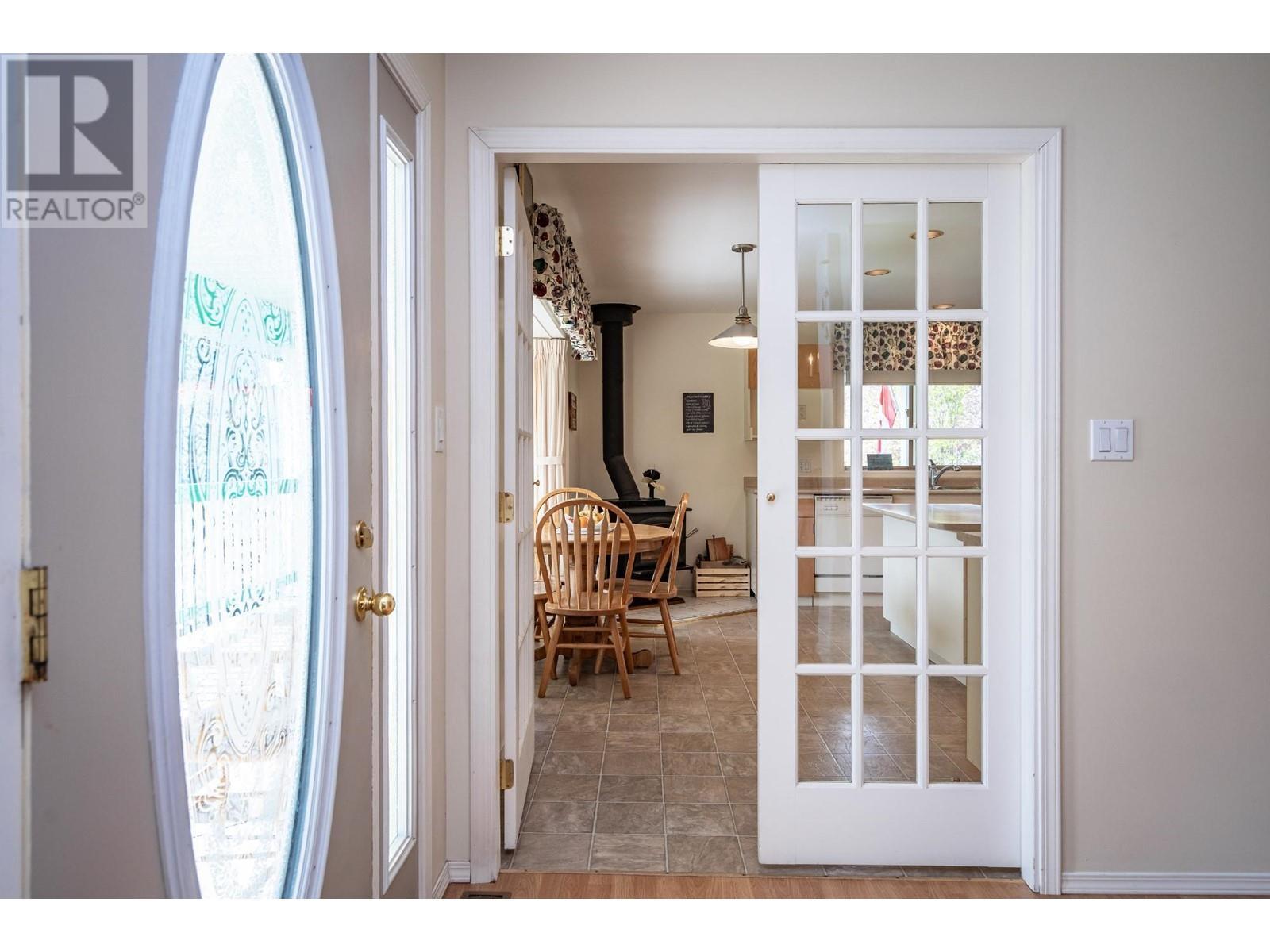403 8Th S Street, Kaslo, BC - Indoor Photo Showing Other Room