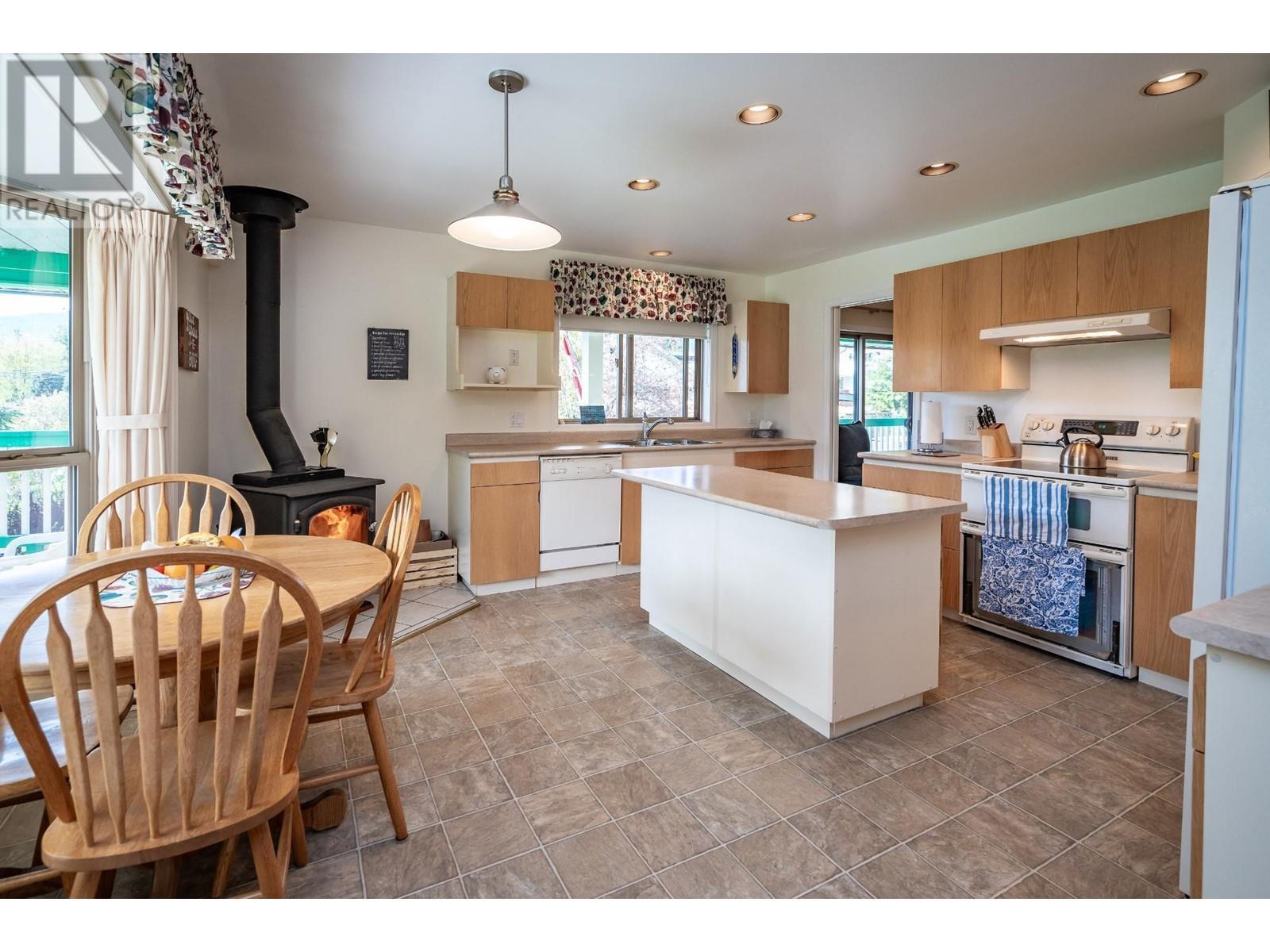 403 8Th S Street, Kaslo, BC - Indoor