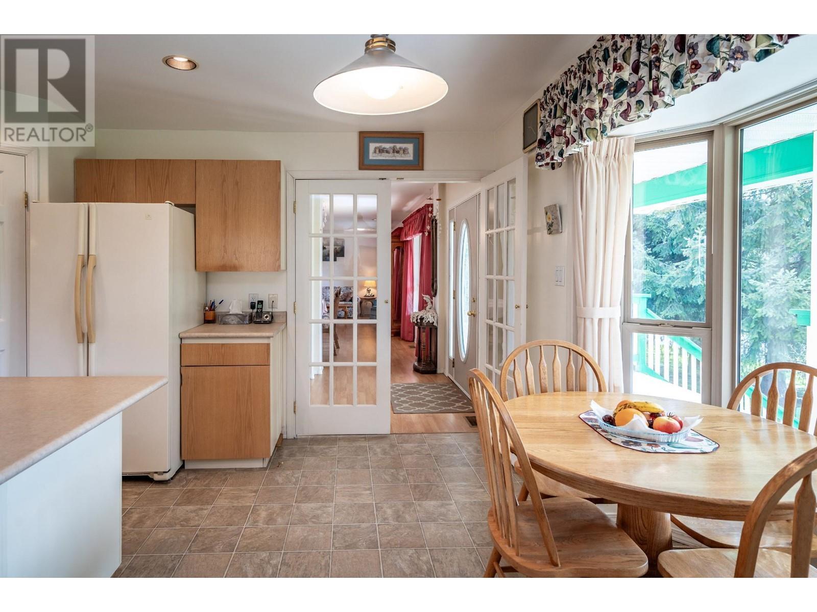 403 8Th S Street, Kaslo, BC - Indoor Photo Showing Other Room