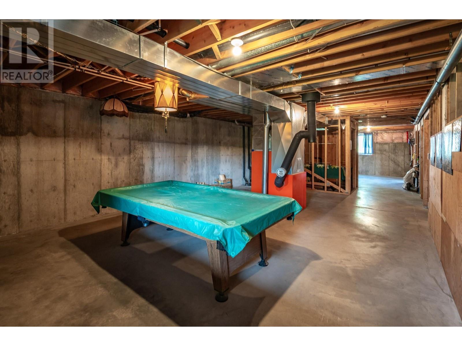 403 8Th S Street, Kaslo, BC - Indoor Photo Showing Basement