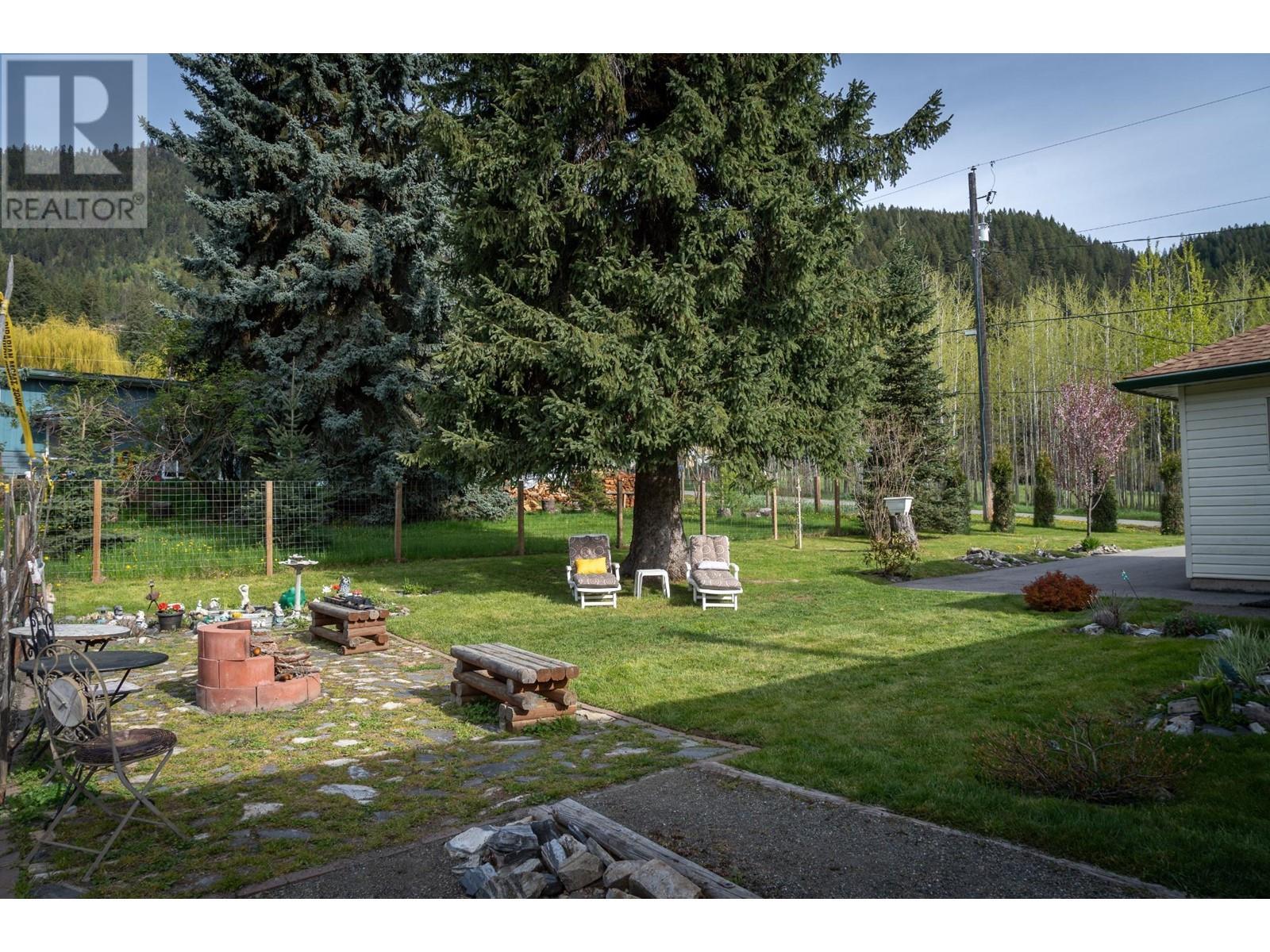 403 8Th S Street, Kaslo, BC - Outdoor