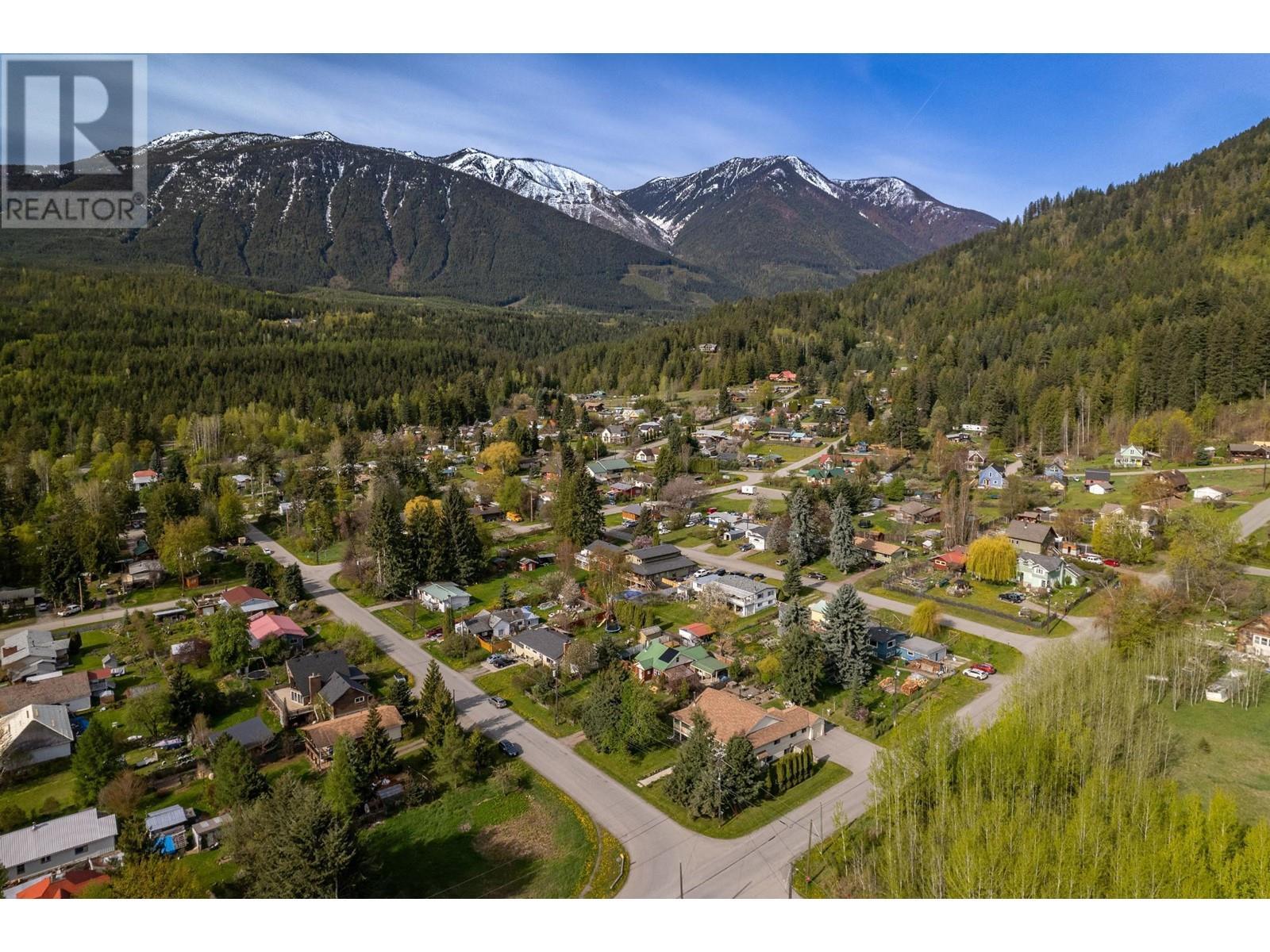 403 8Th S Street, Kaslo, BC - Outdoor With View