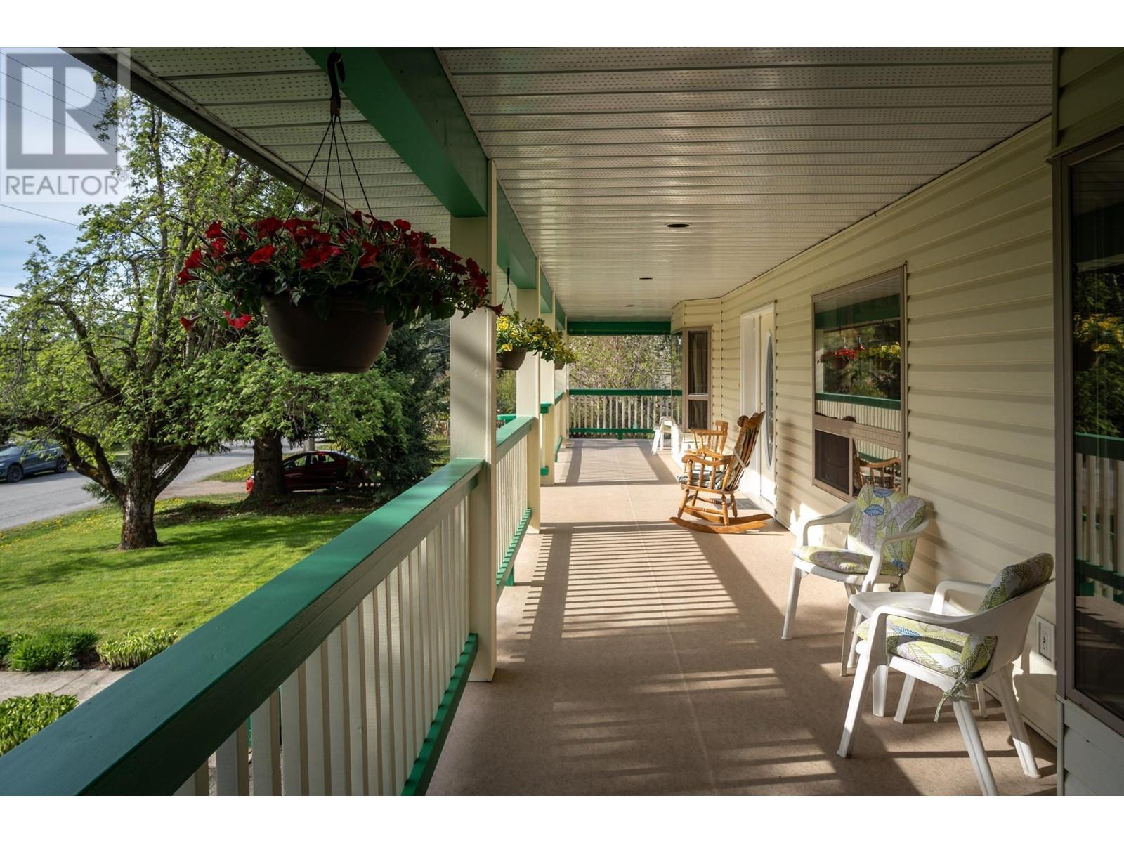 403 8Th S Street, Kaslo, BC - Outdoor With Deck Patio Veranda With Exterior