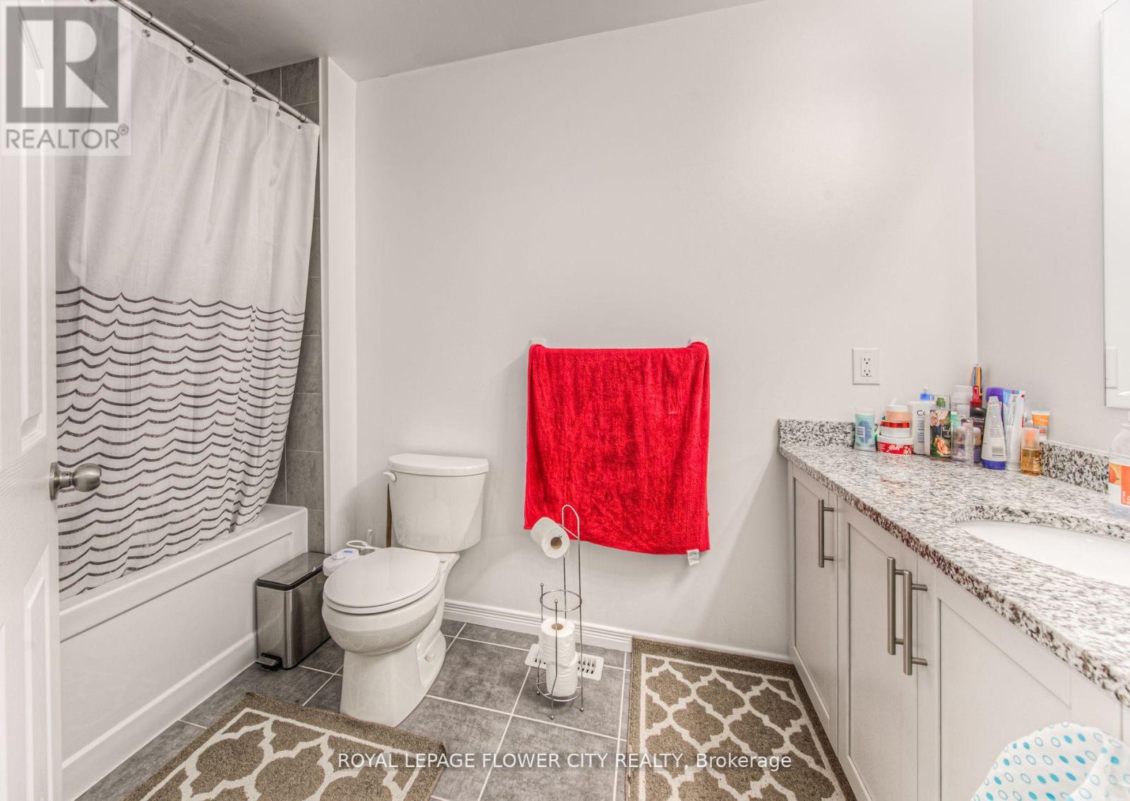 Main - 51 Beauchamp Drive, Cambridge, ON - Indoor Photo Showing Bathroom