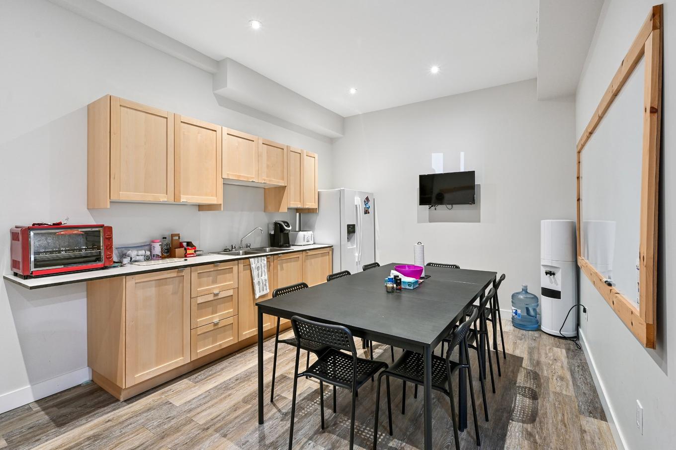 Coin-repas - 102-125 Rue Des Mimosas, Saint-Jean-Sur-Richelieu, QC - Indoor