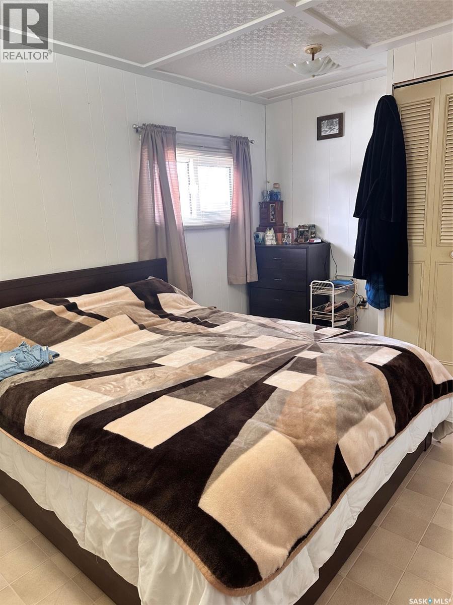 64 1St Avenue E, Leoville, SK - Indoor Photo Showing Bedroom