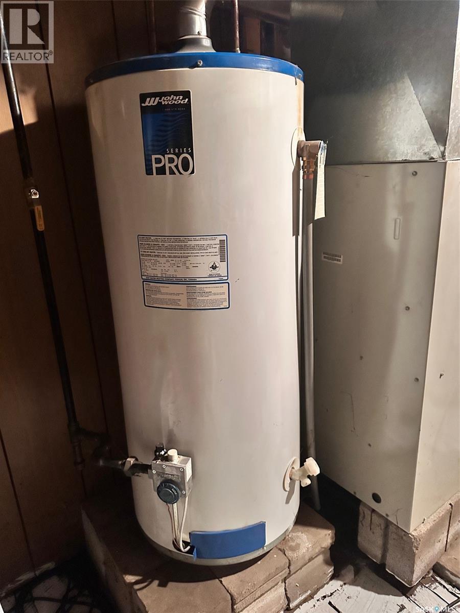 64 1St Avenue E, Leoville, SK - Indoor Photo Showing Basement