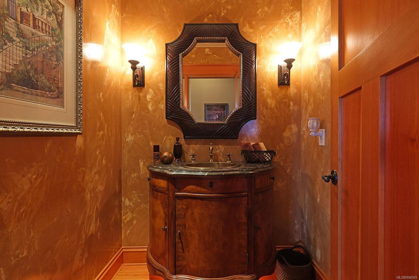 1133 Yates Rd, Comox, BC