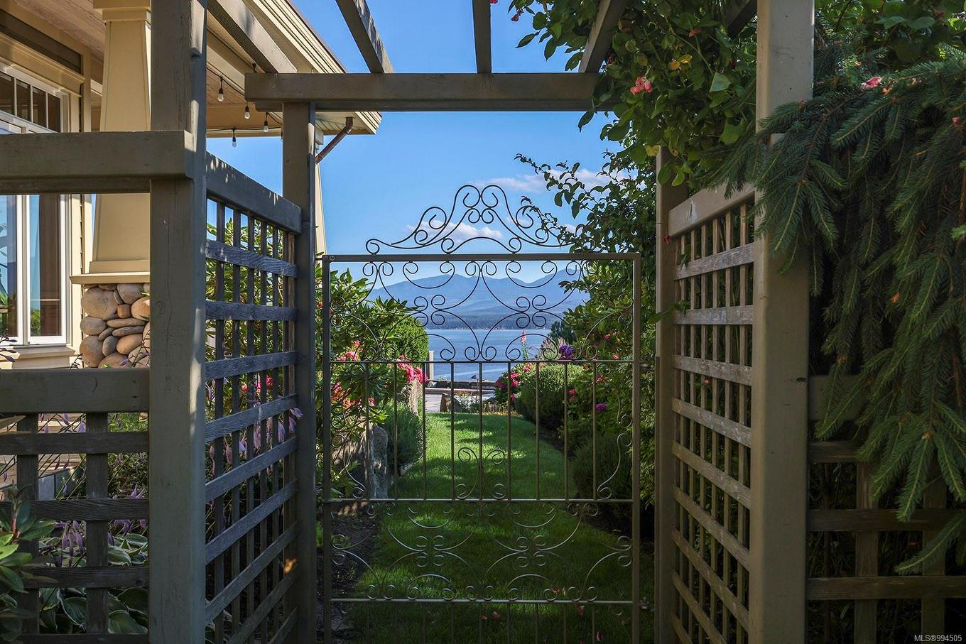 1133 Yates Rd, Comox, BC