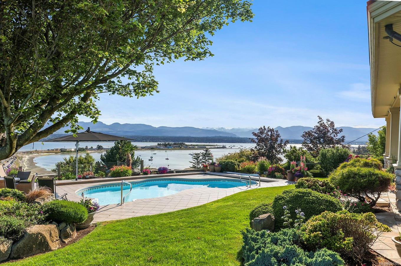 1133 Yates Rd, Comox, BC