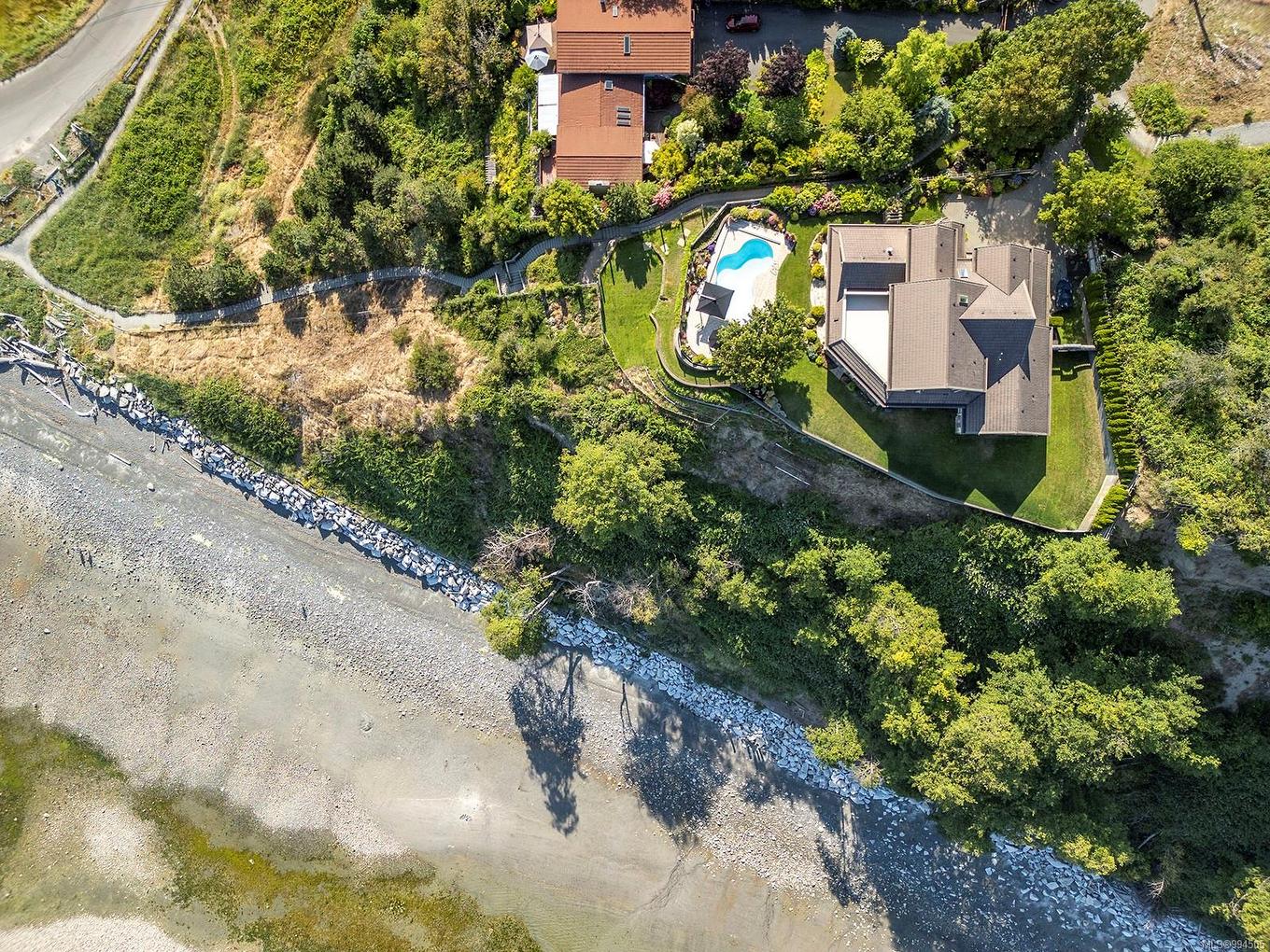 1133 Yates Rd, Comox, BC