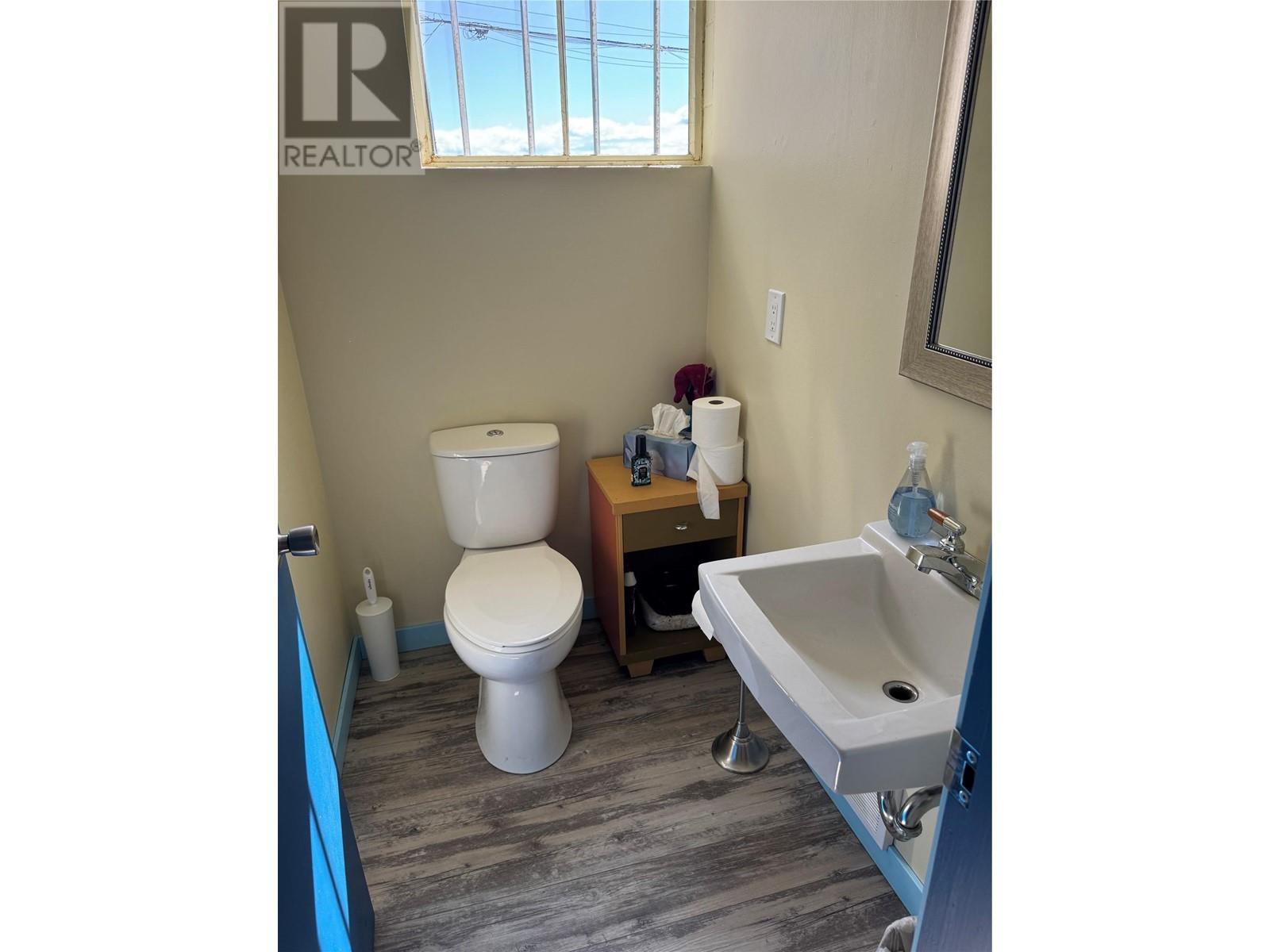 1221 Canyon Street, Creston, BC