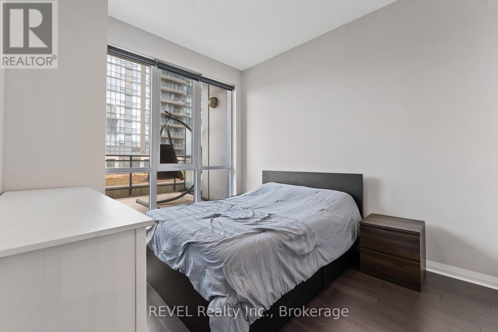 310 - 75 Eglinton Avenue W, Mississauga (Hurontario), ON - Indoor Photo Showing Bedroom