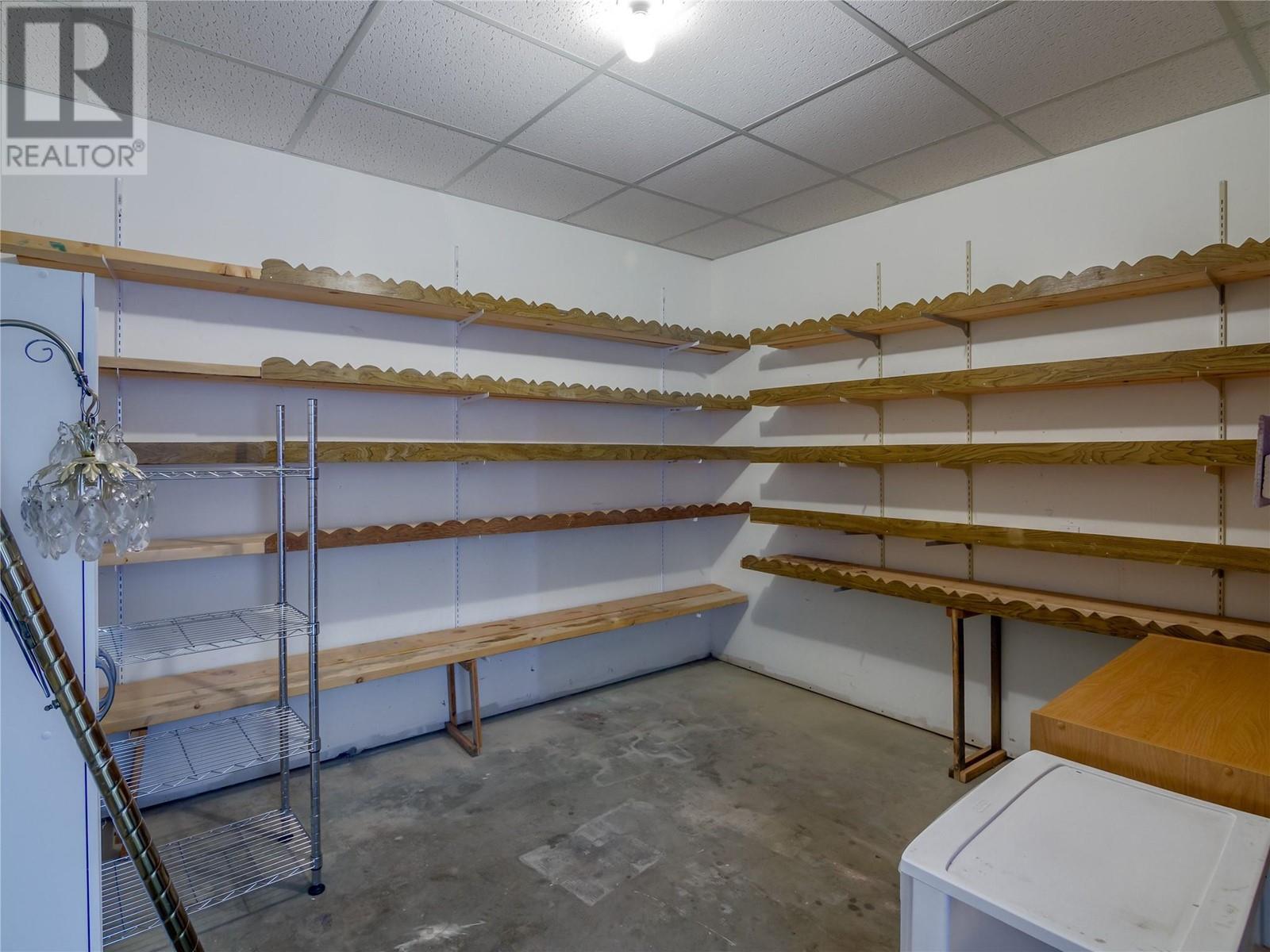 950 Boothe Road, Naramata, BC - Indoor Photo Showing Garage