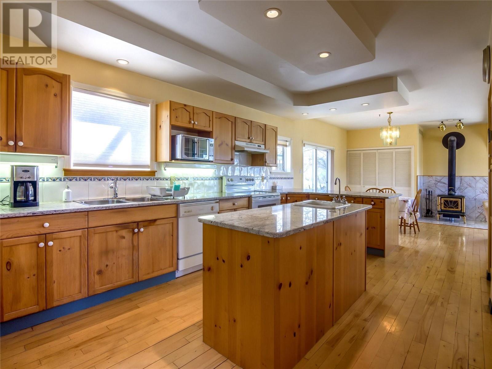 950 Boothe Road, Naramata, BC - Indoor Photo Showing Kitchen With Double Sink