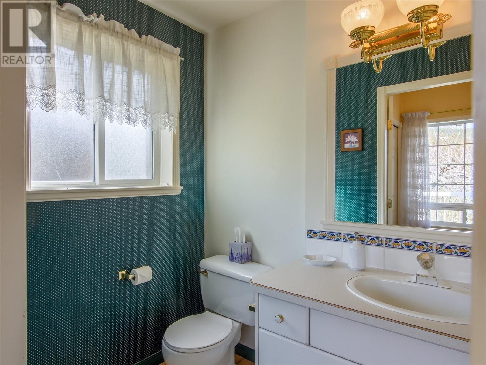 950 Boothe Road, Naramata, BC - Indoor Photo Showing Bathroom