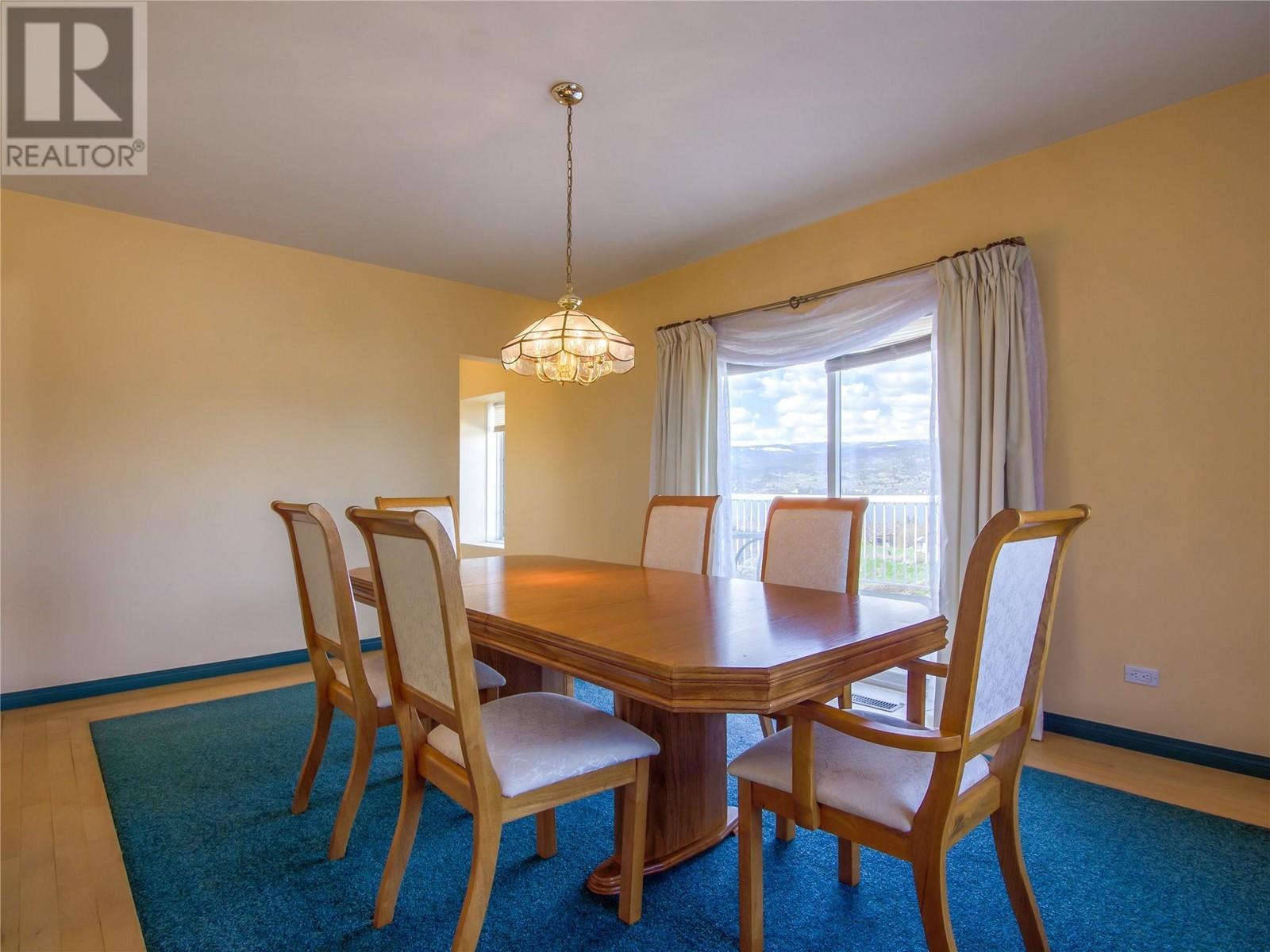 950 Boothe Road, Naramata, BC - Indoor Photo Showing Dining Room