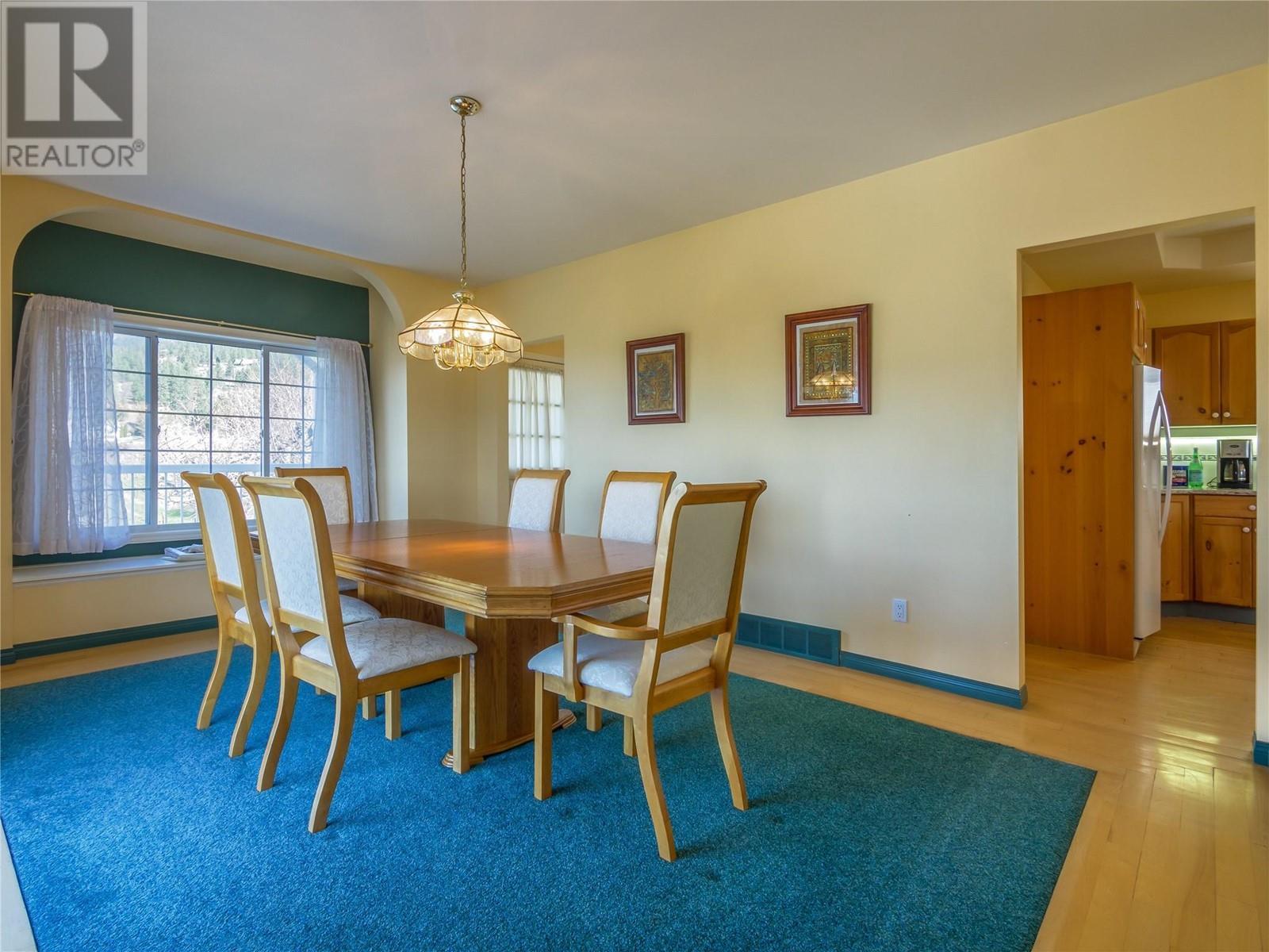 950 Boothe Road, Naramata, BC - Indoor Photo Showing Dining Room