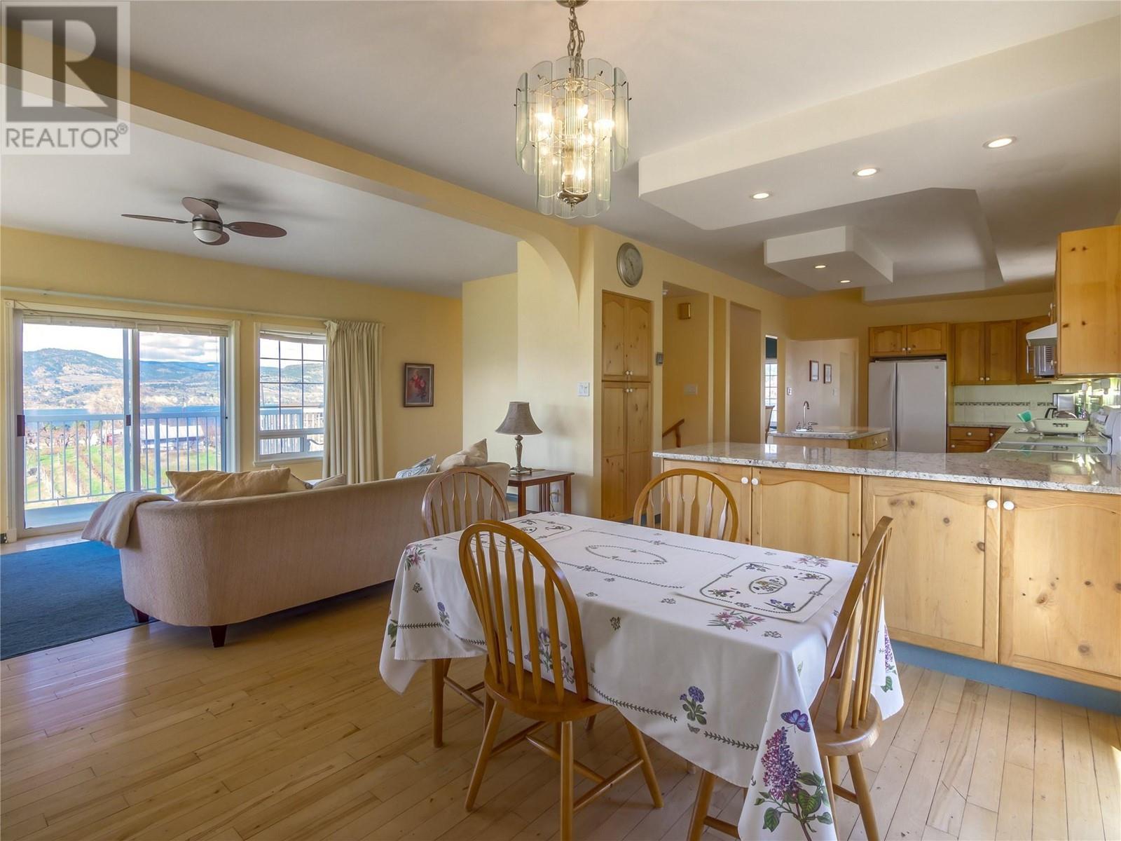 950 Boothe Road, Naramata, BC - Indoor Photo Showing Dining Room