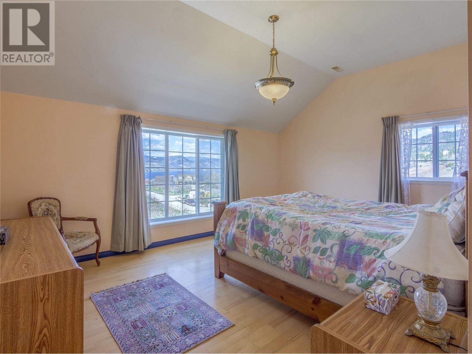 950 Boothe Road, Naramata, BC - Indoor Photo Showing Bedroom