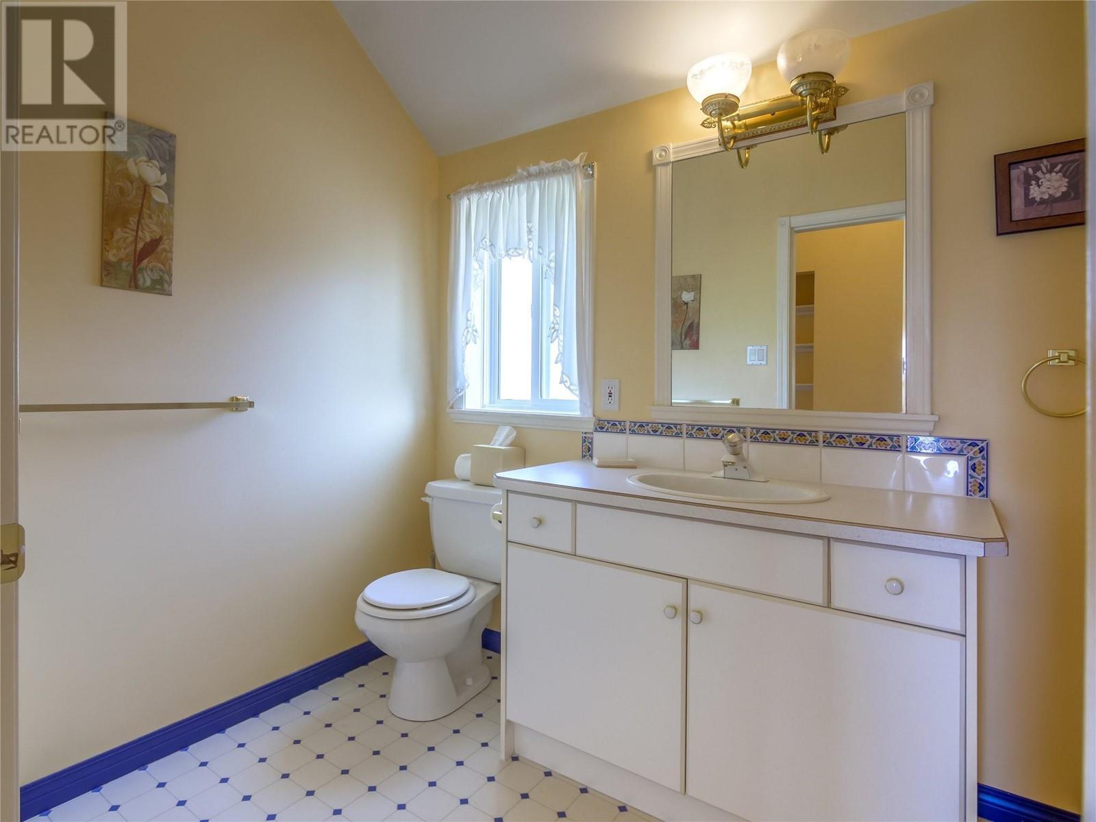 950 Boothe Road, Naramata, BC - Indoor Photo Showing Bathroom