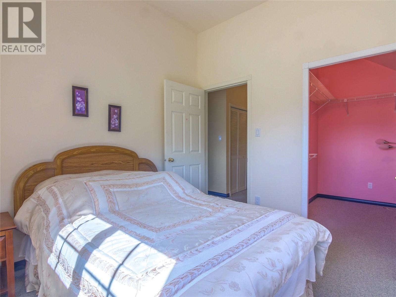 950 Boothe Road, Naramata, BC - Indoor Photo Showing Bedroom