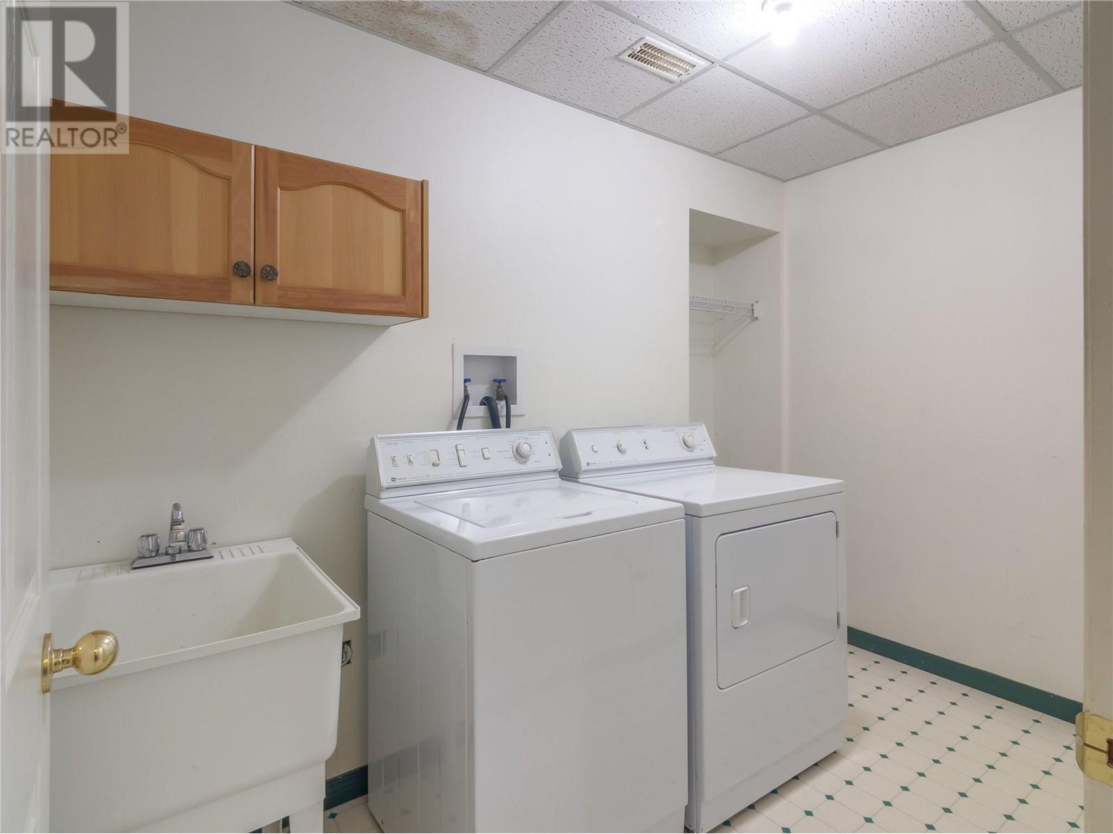 950 Boothe Road, Naramata, BC - Indoor Photo Showing Laundry Room