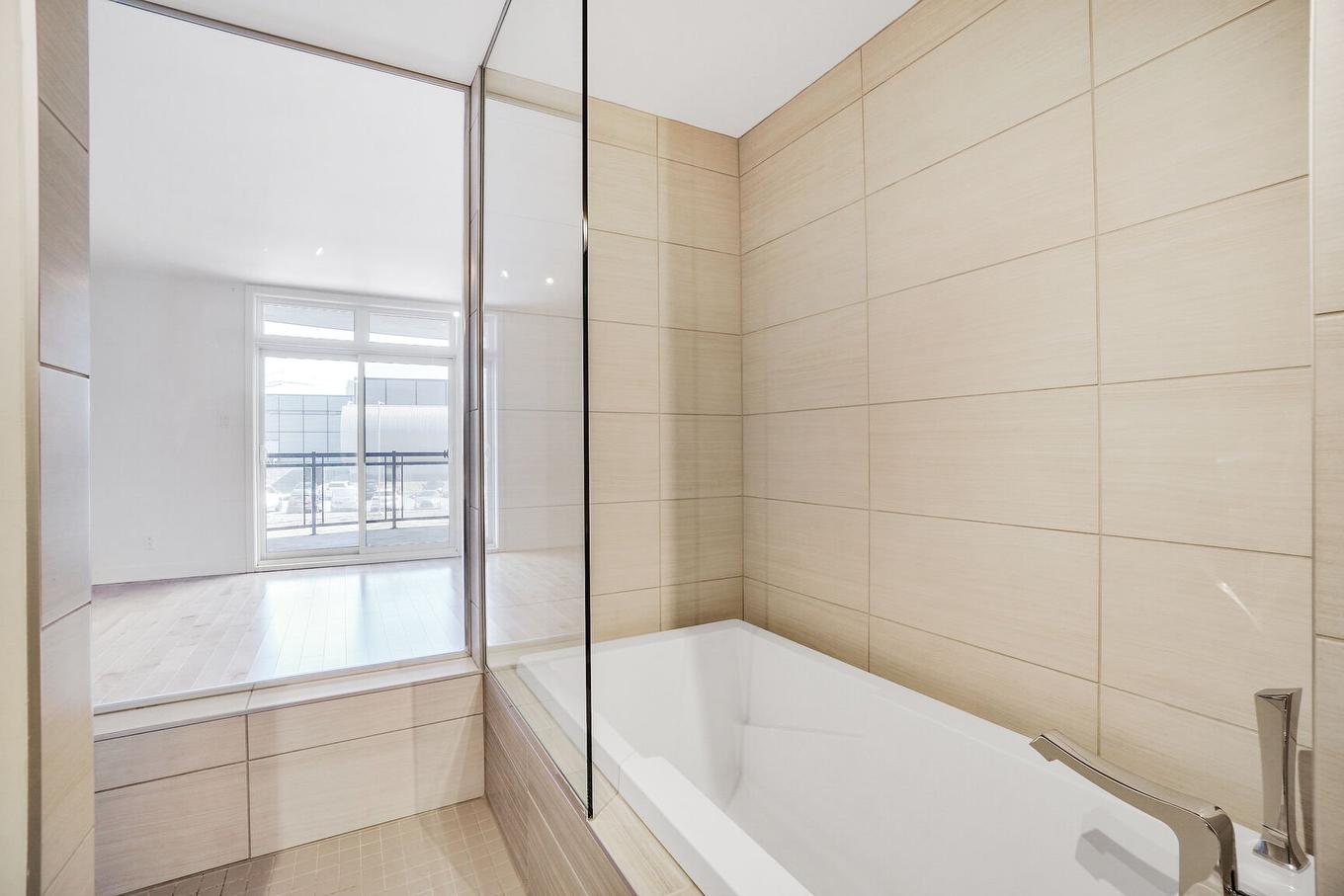 Ensuite bathroom - 216-2160 Av. Terry-Fox, Laval (Chomedey), QC - Indoor Photo Showing Bathroom