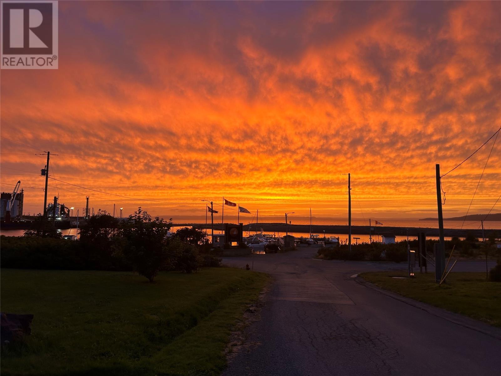 2 Commodore Place, Conception Bay South, NL - Outdoor With View