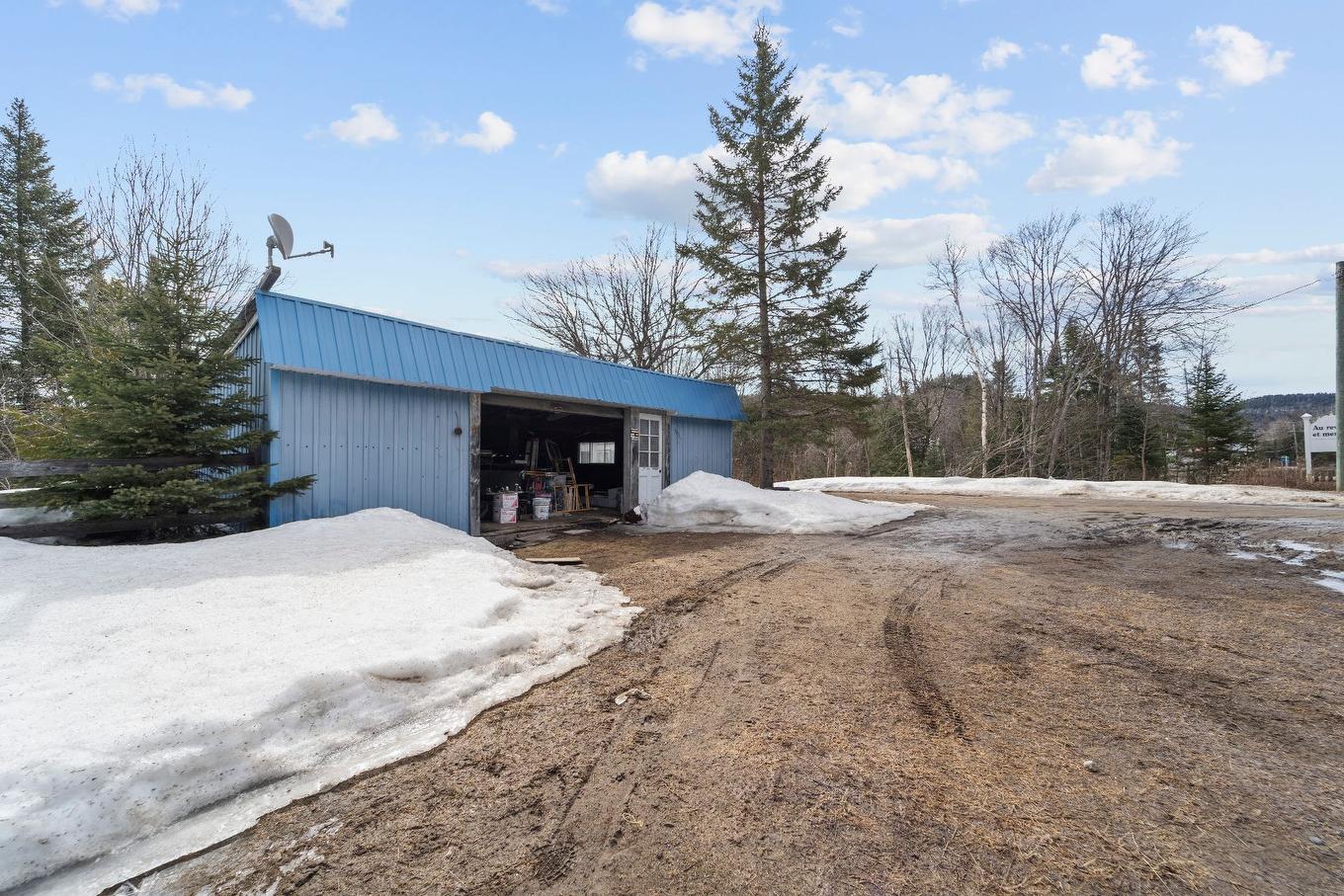 Garage - 903 Route 117, Val-David, QC - Outdoor