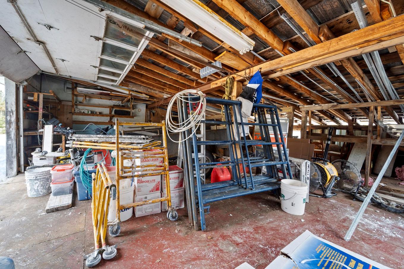 Garage - 903 Route 117, Val-David, QC - Indoor Photo Showing Basement