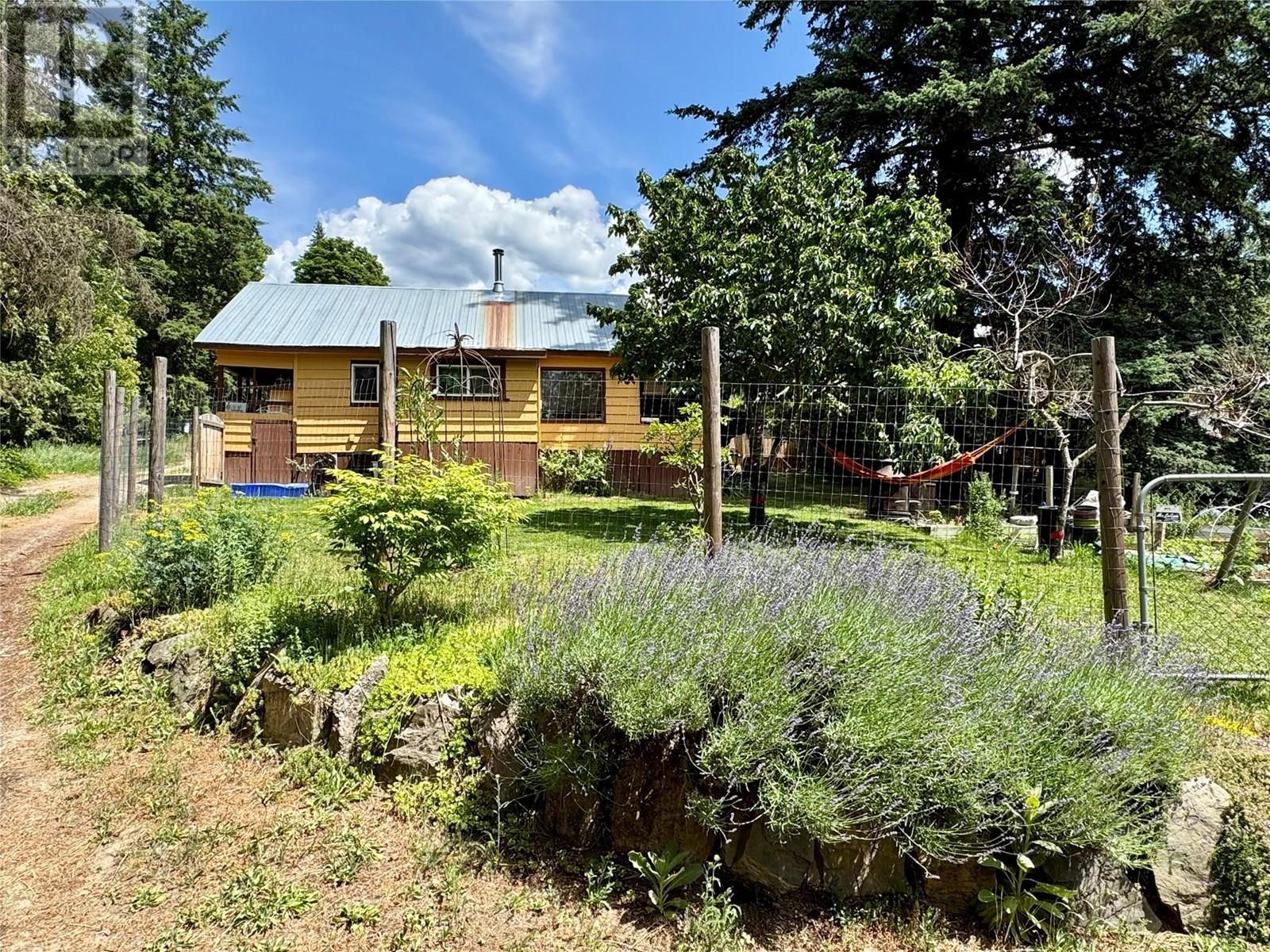 5128 Duck Creek Road, Wynndel, BC - Outdoor