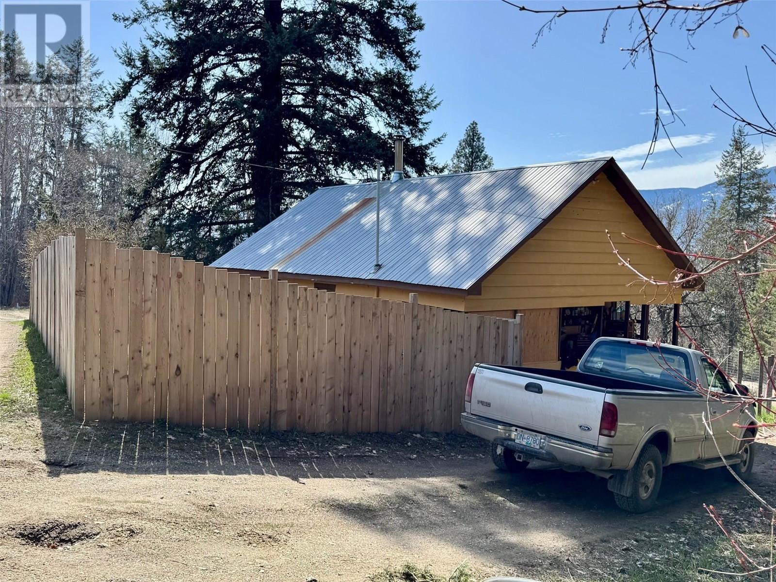 5128 Duck Creek Road, Wynndel, BC - Outdoor