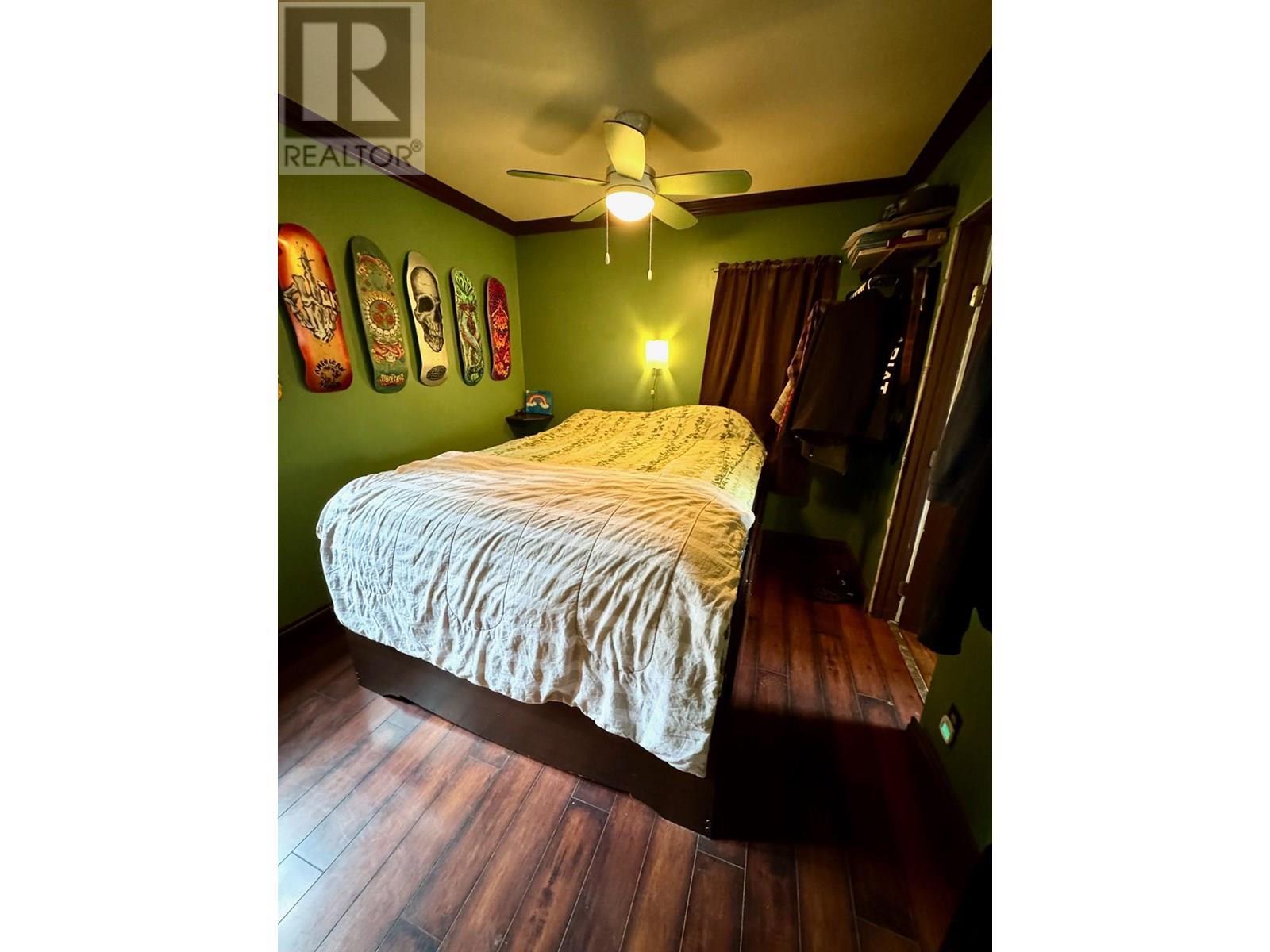 5128 Duck Creek Road, Wynndel, BC - Indoor Photo Showing Bedroom