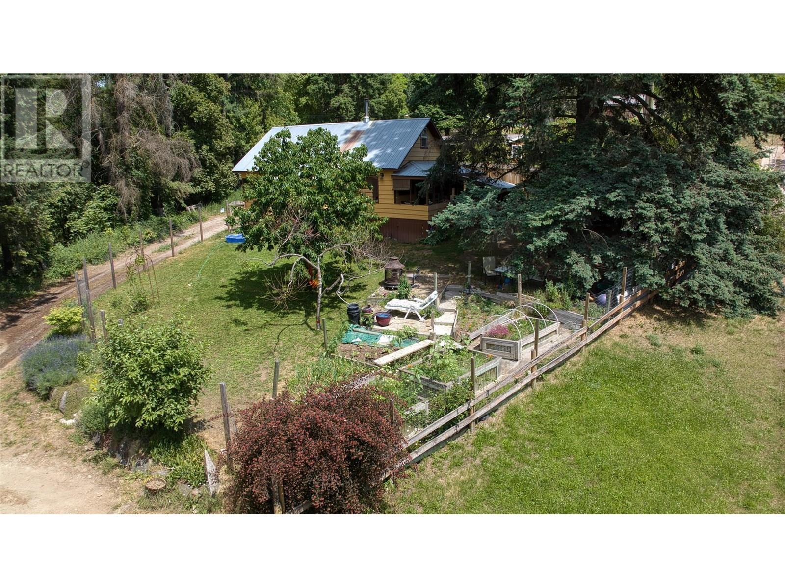 5128 Duck Creek Road, Wynndel, BC - Outdoor